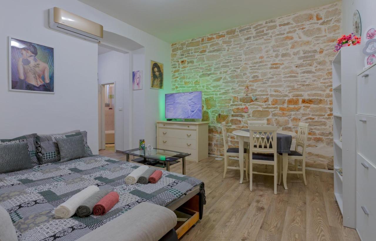 Rich Apartment Pula Ngoại thất bức ảnh