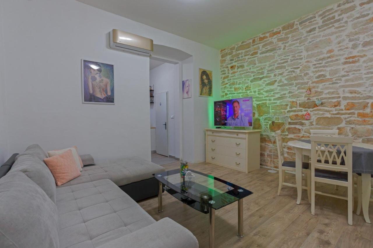 Rich Apartment Pula Ngoại thất bức ảnh