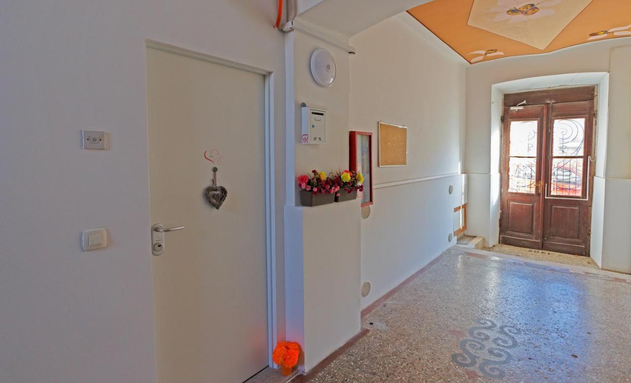Rich Apartment Pula Ngoại thất bức ảnh