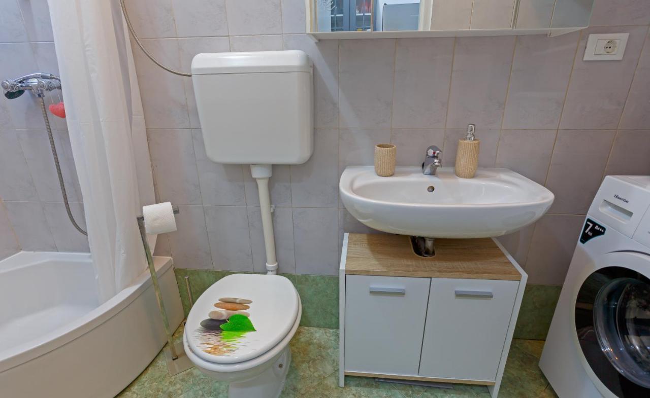 Rich Apartment Pula Ngoại thất bức ảnh